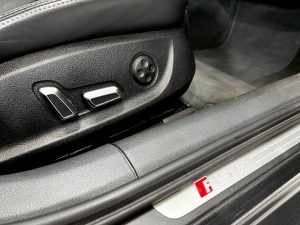 AUDI RS6 Avant 4.0 TFSI quattro tiptronic (12)